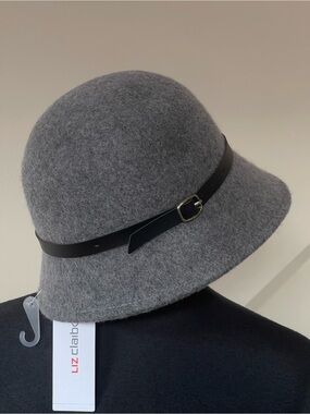 Liz Claiborne Women’s Gray Grey 100% Wool Cloche Hat Black Belt Trim O/S NWT